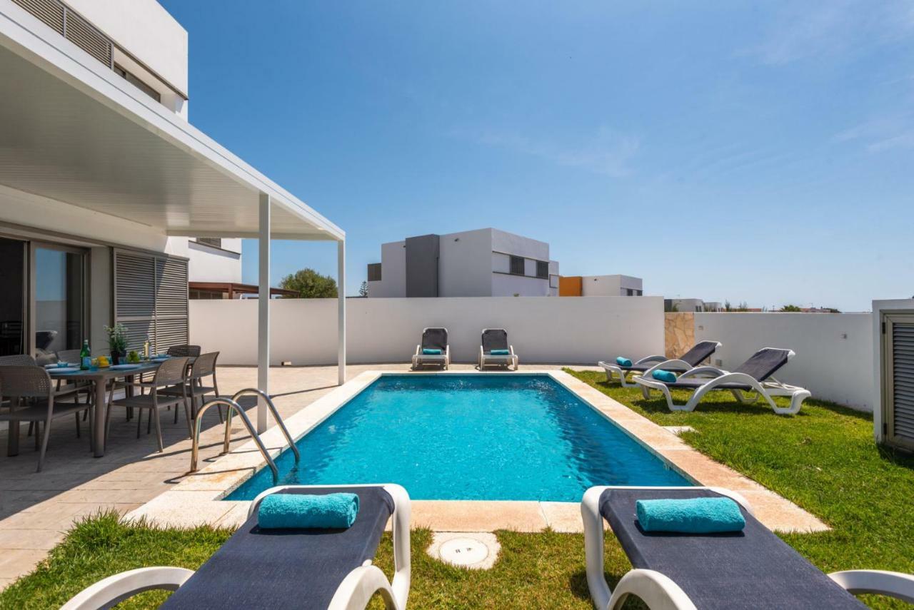 Villa 26 Cala'N Bosch  Exterior photo